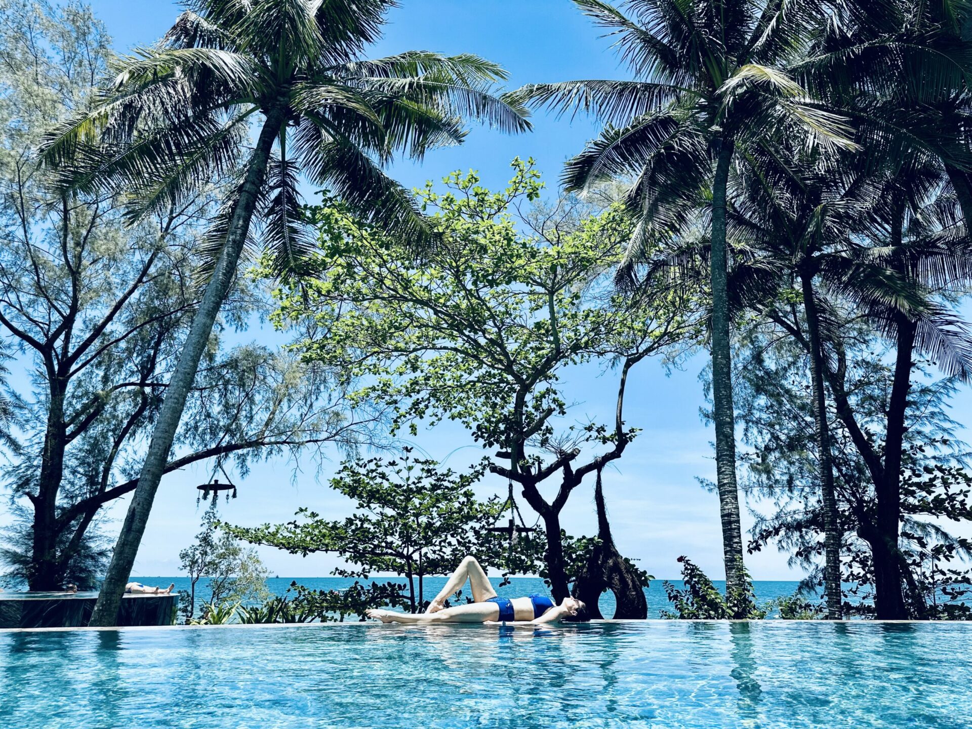 Basen w hotelu Ocean Bay Resort and Spa na wyspie Phu Quoc w Wietnamie.