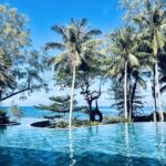 Basen z widokiem na morze w hotelu Ocean Bay Resort and Spa na wyspie Phu Quoc